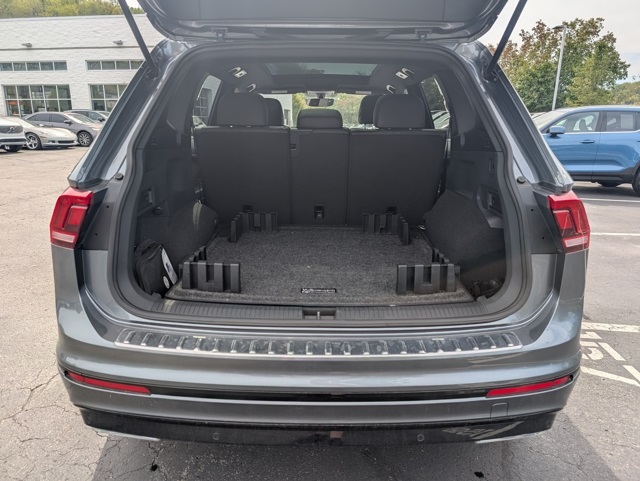 2020 Volkswagen Tiguan SE R-Line Black photo 4