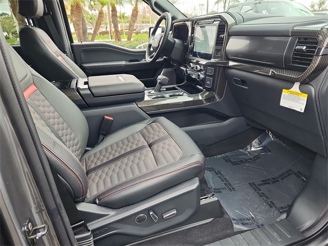 2025 Ford F-150 Lariat photo 15