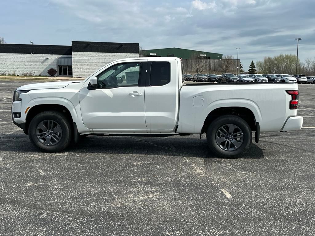 2025 Nissan Frontier SV photo 2