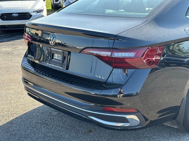 2024 Volkswagen Jetta 1.5T SEL photo 12