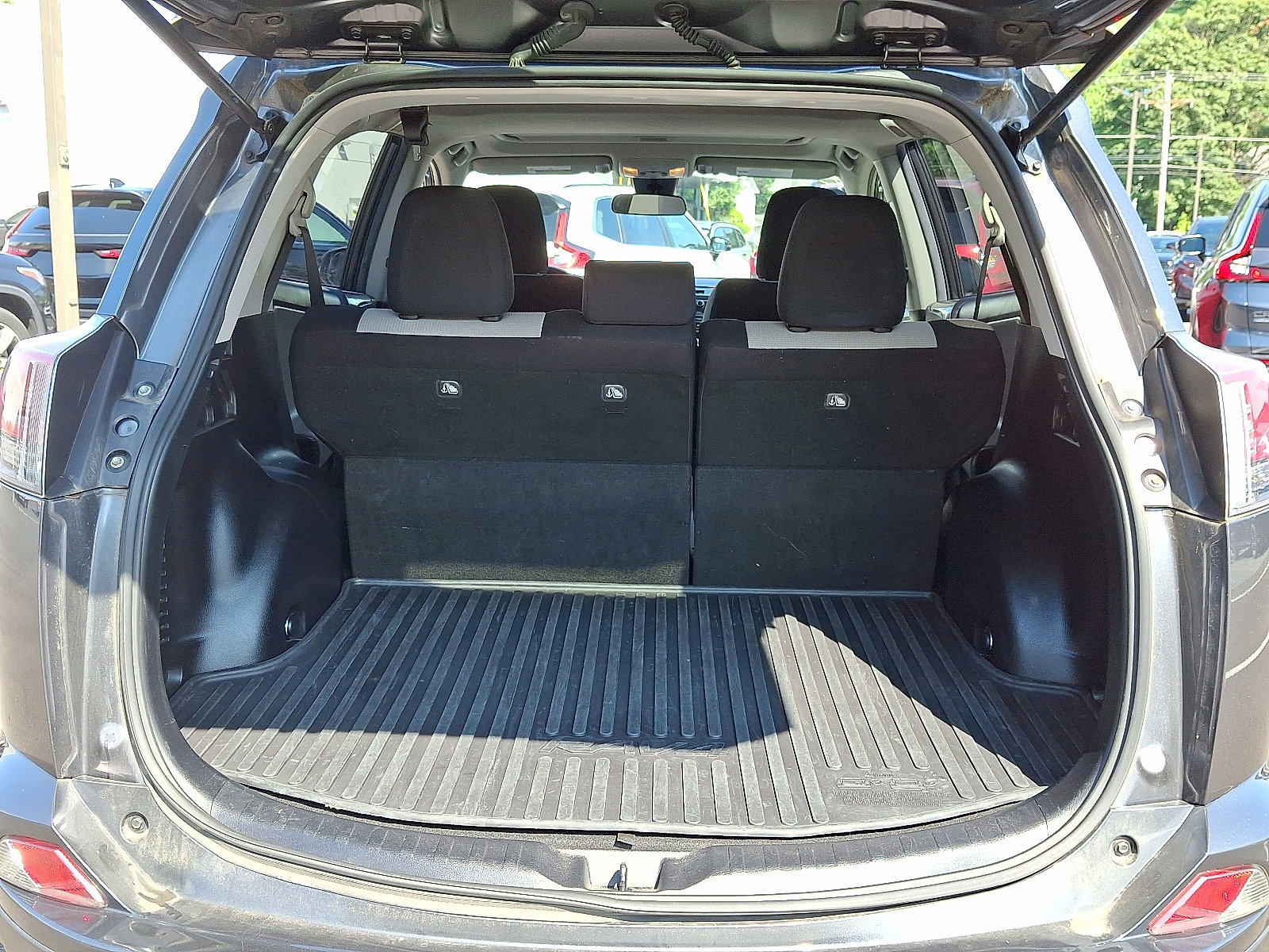 2018 Toyota RAV4 XLE photo 27