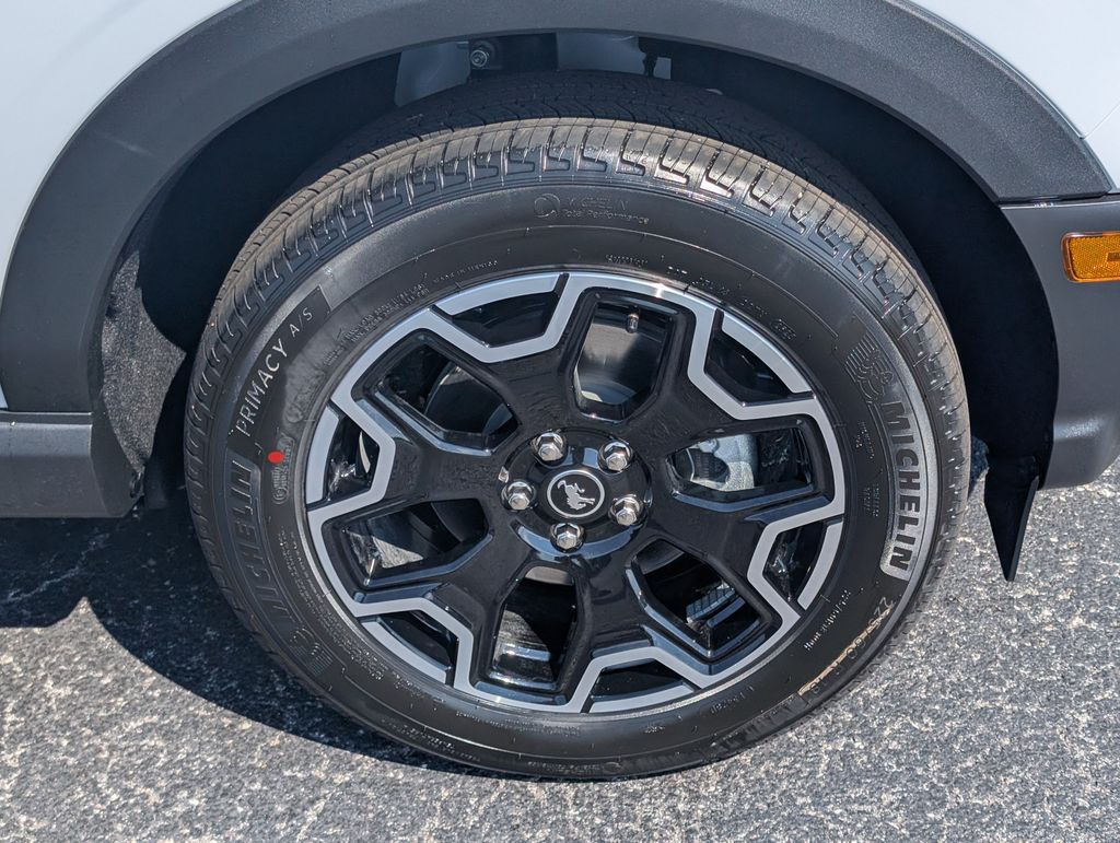 2025 Ford Bronco Sport Outer Banks photo 13