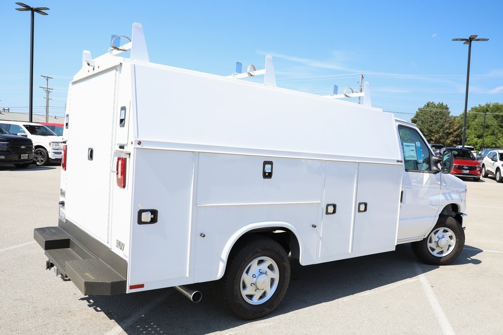 2025 Ford E-350 photo 12