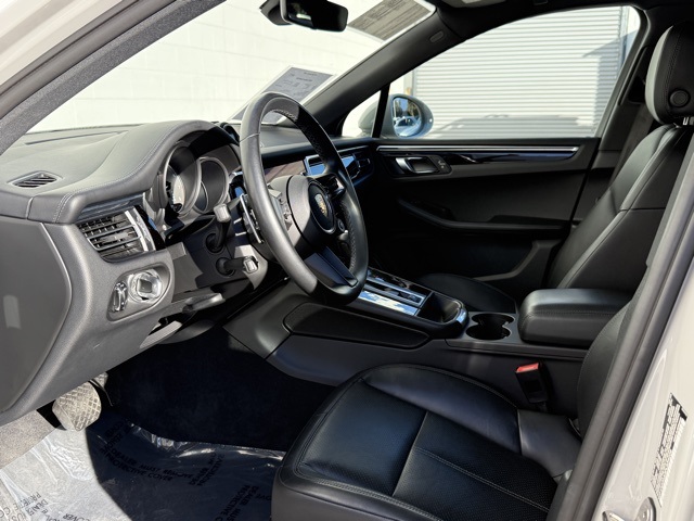 2023 Porsche Macan S photo 3