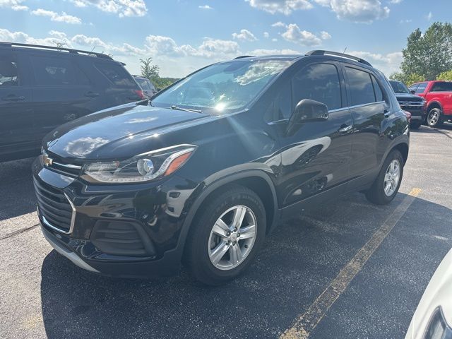 2020 Chevrolet Trax LT photo 2