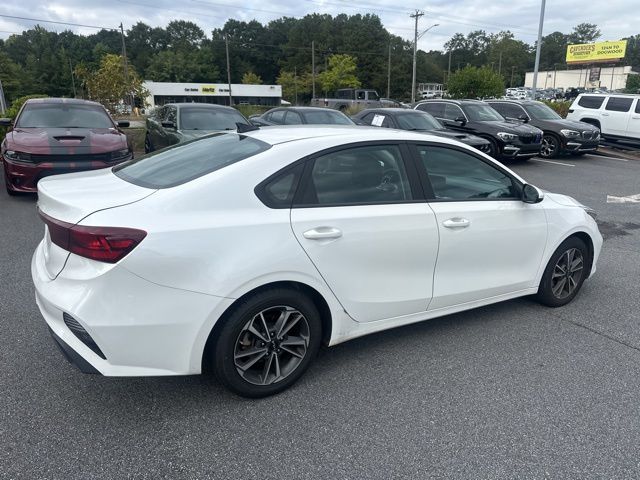 2023 Kia Forte LXS photo 2