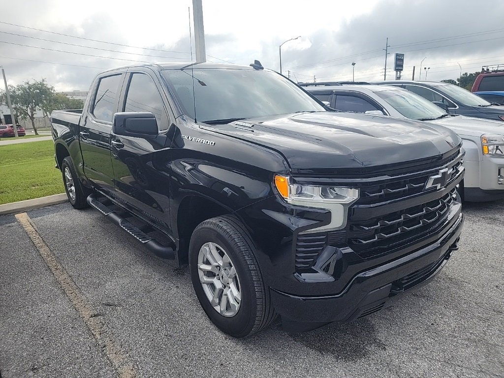 2023 Chevrolet Silverado 1500 RST photo 3