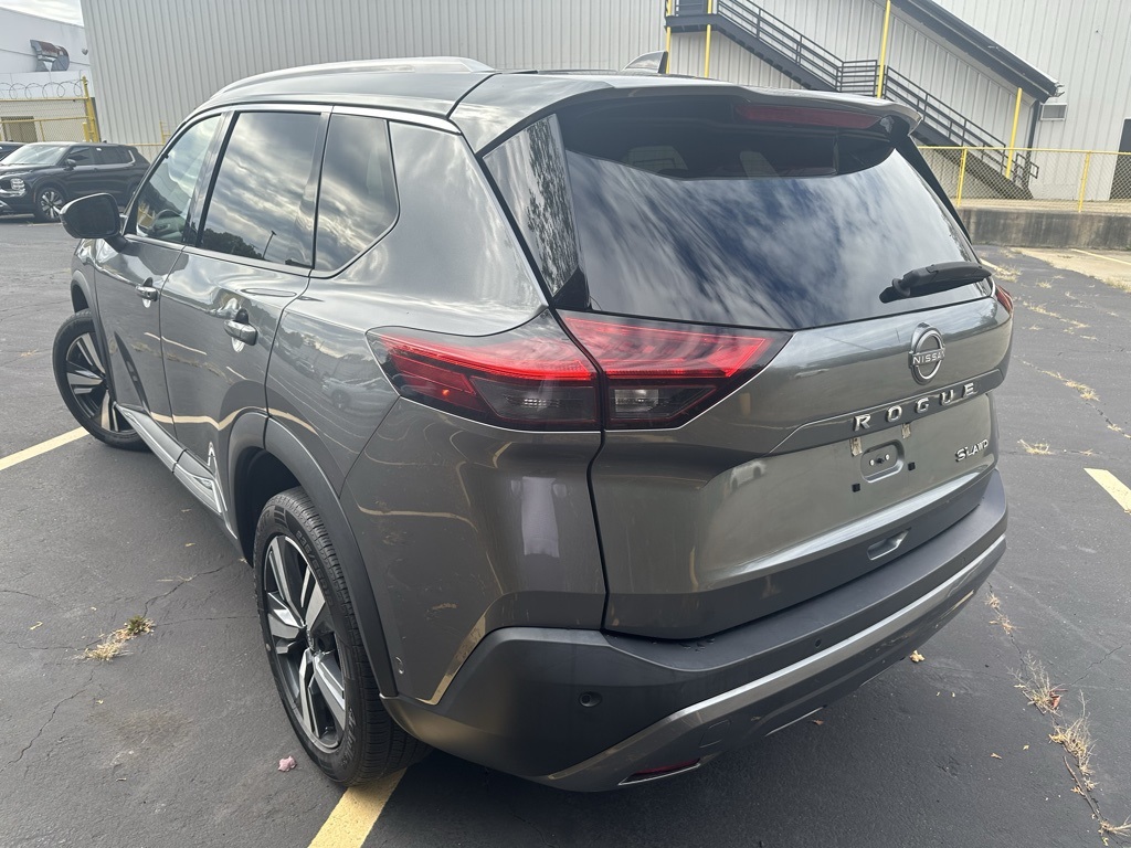 2023 Nissan Rogue SL photo 2