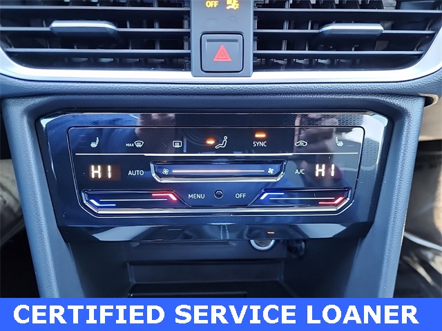 2025 Volkswagen Taos SE photo 18