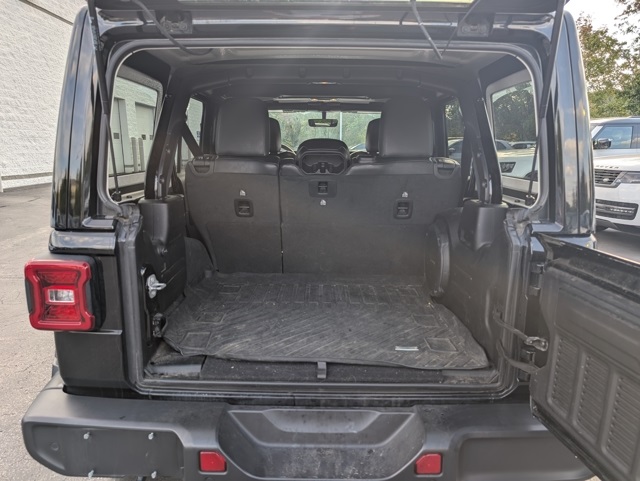 2022 Jeep Wrangler Unlimited Sahara photo 5