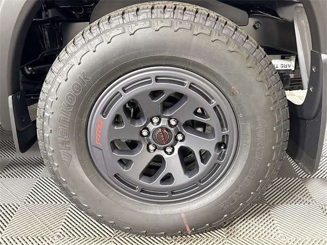 2025 Nissan Frontier PRO-X photo 4
