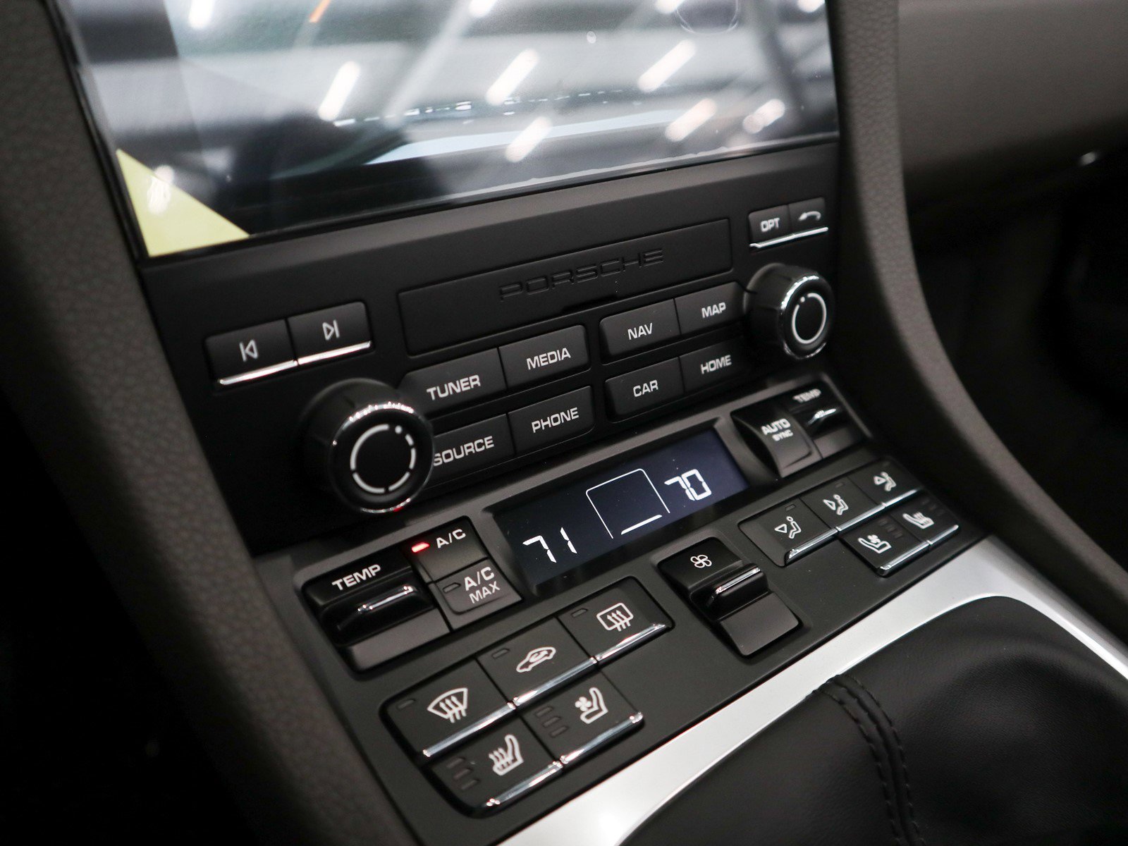 New 2025 Aventurine Green Metallic Porsche  image 21