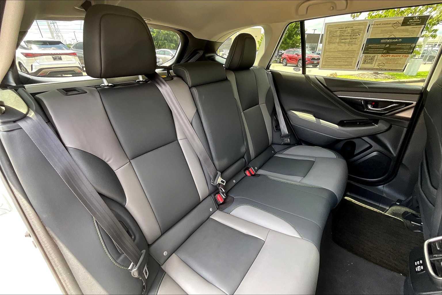 2024 Subaru Outback Onyx Edition photo 17