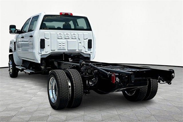 2025 Chevrolet Silverado 6500HD Work Truck photo 4