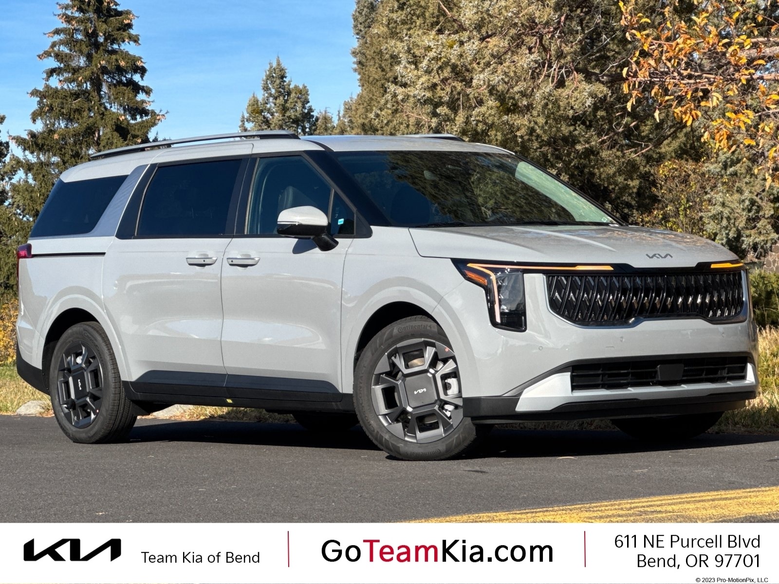 2026 Kia Carnival EX's photo