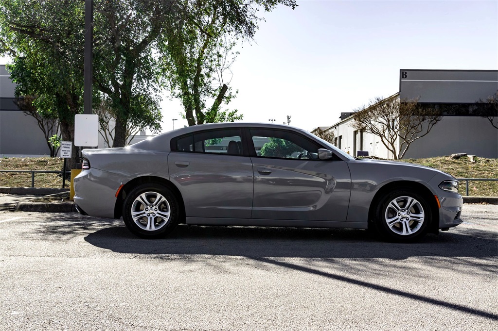 2022 Dodge Charger SXT photo 4