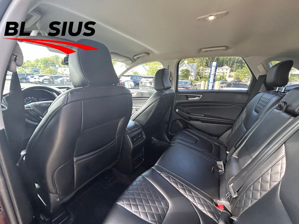 2023 Ford Edge Titanium photo 13