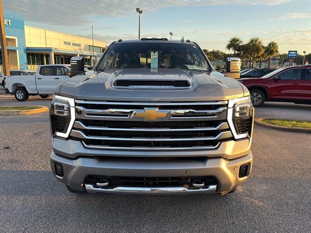 2025 Chevrolet Silverado 2500HD High Country photo 2