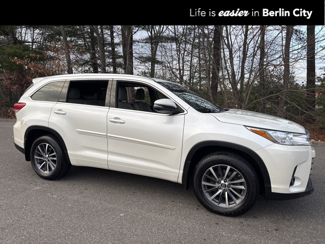 2017 Toyota Highlander XLE's photo