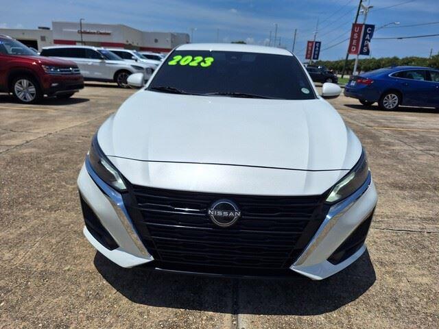 2023 Nissan Altima 2.5 SV photo 8