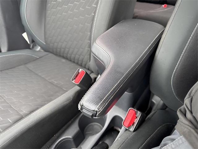 2021 Nissan Kicks S photo 29
