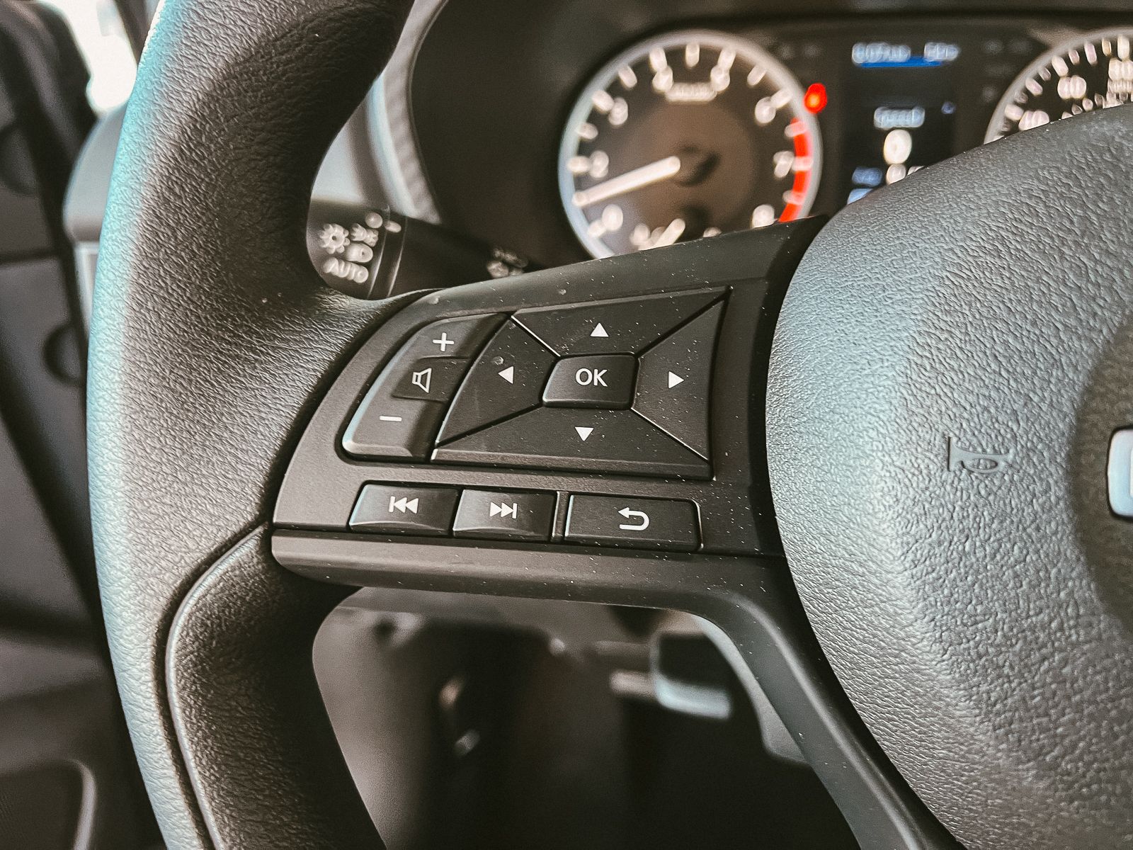 2025 Nissan Sentra S photo 18