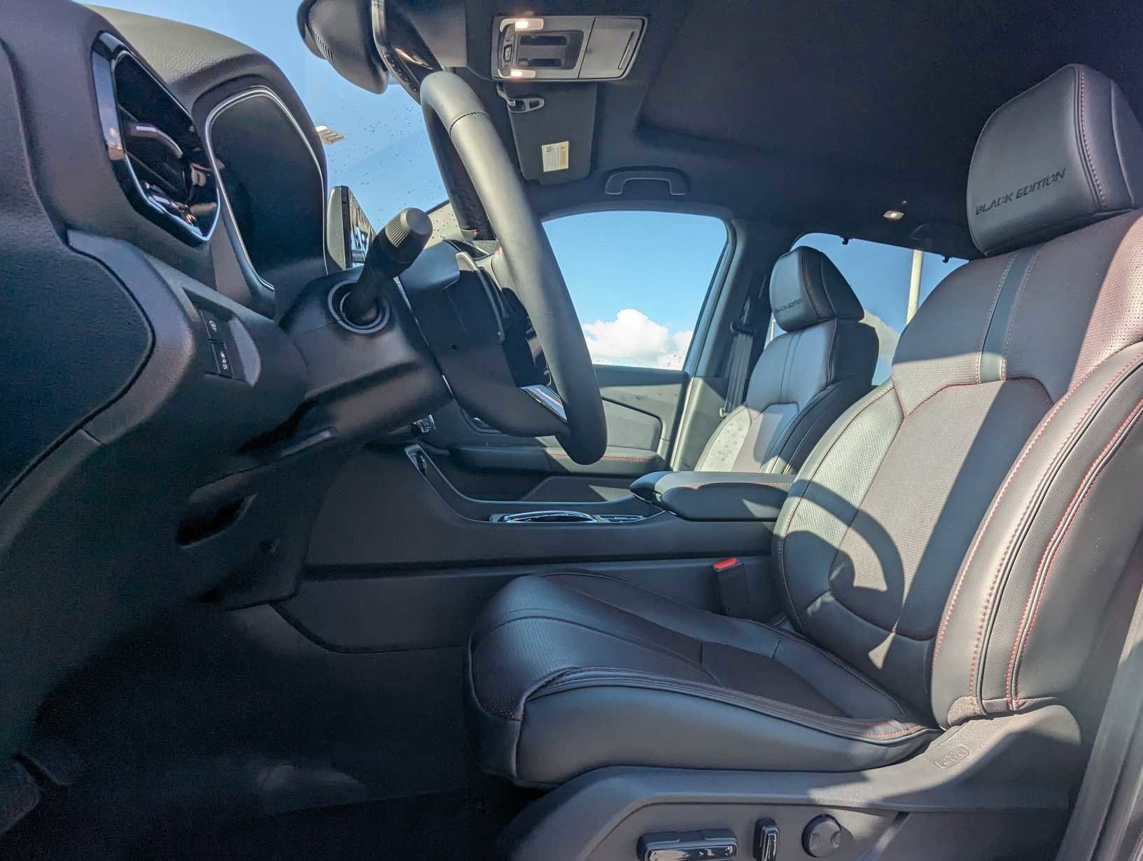 2025 Honda Pilot Black Edition photo 8