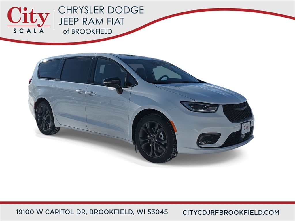 2026 Chrysler Pacifica Select's photo
