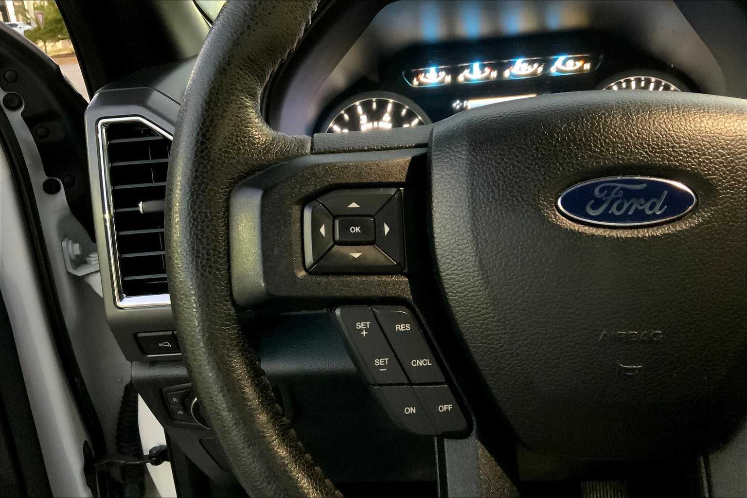 2016 Ford F-150 XLT photo 23