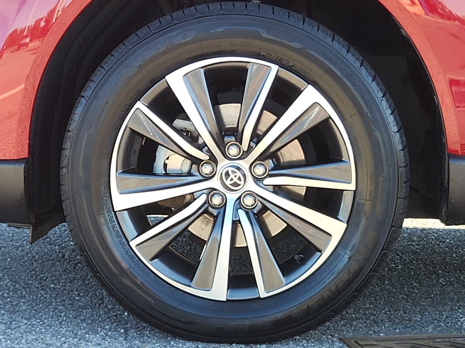 2022 Toyota Venza LE photo 6