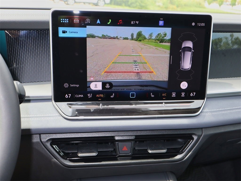 2025 Volkswagen Tiguan SE photo 18