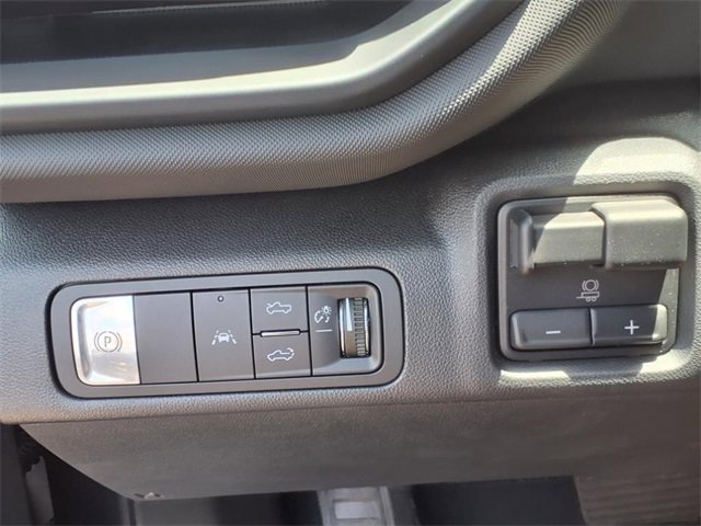 2025 Chevrolet Silverado EV LT photo 13