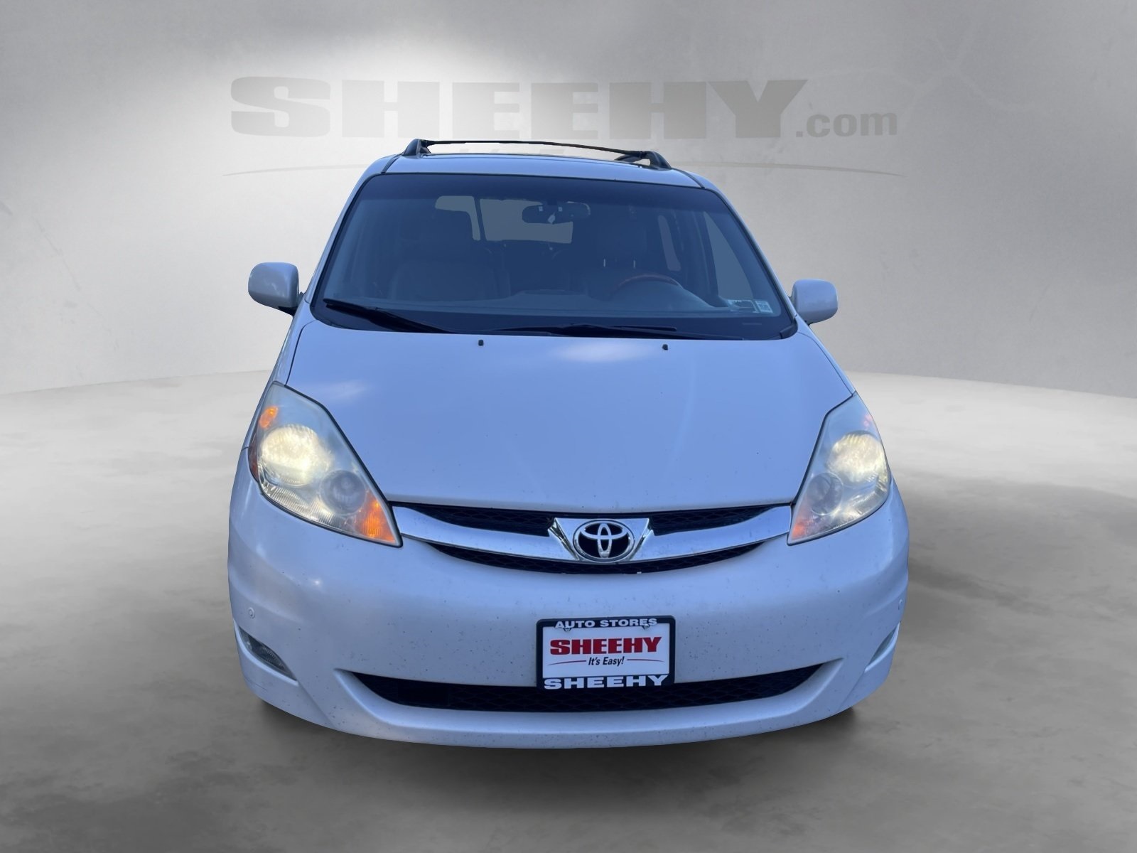 2008 Toyota Sienna XLE photo 16