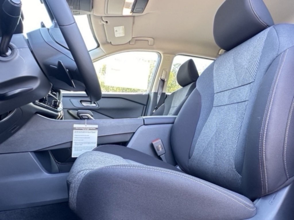 2026 Nissan Rogue SV photo 15