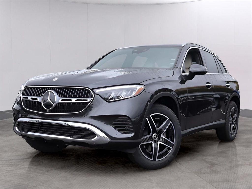 2026 Mercedes-Benz GLC Base's photo