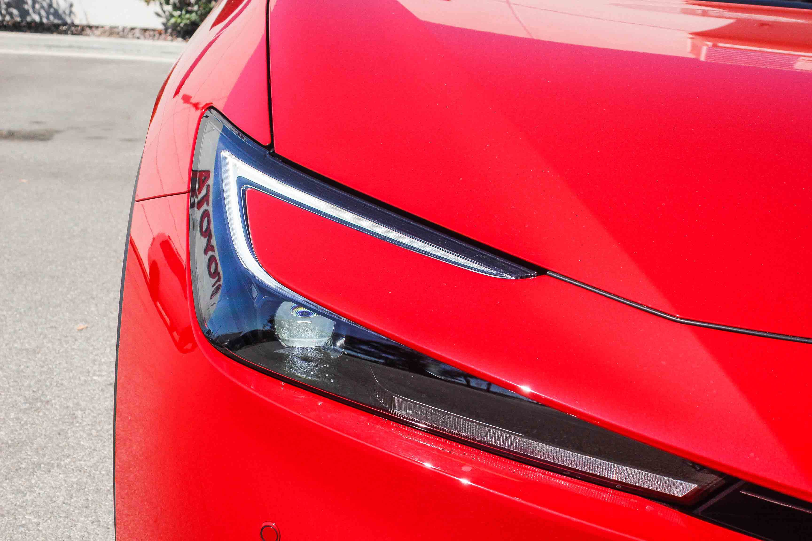 2026 Toyota Prius Plug-in Hybrid SE photo 4