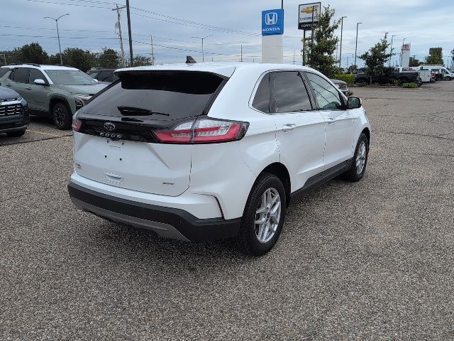 2022 Ford Edge SEL photo 14