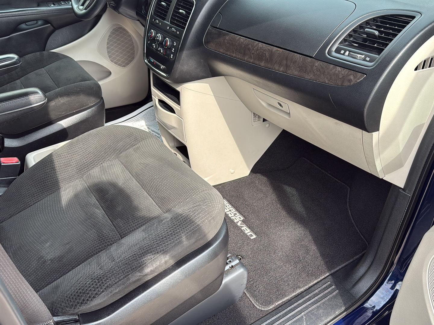 2016 Dodge Grand Caravan SE photo 18