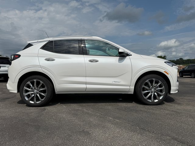 2026 Buick Encore GX Avenir photo 9