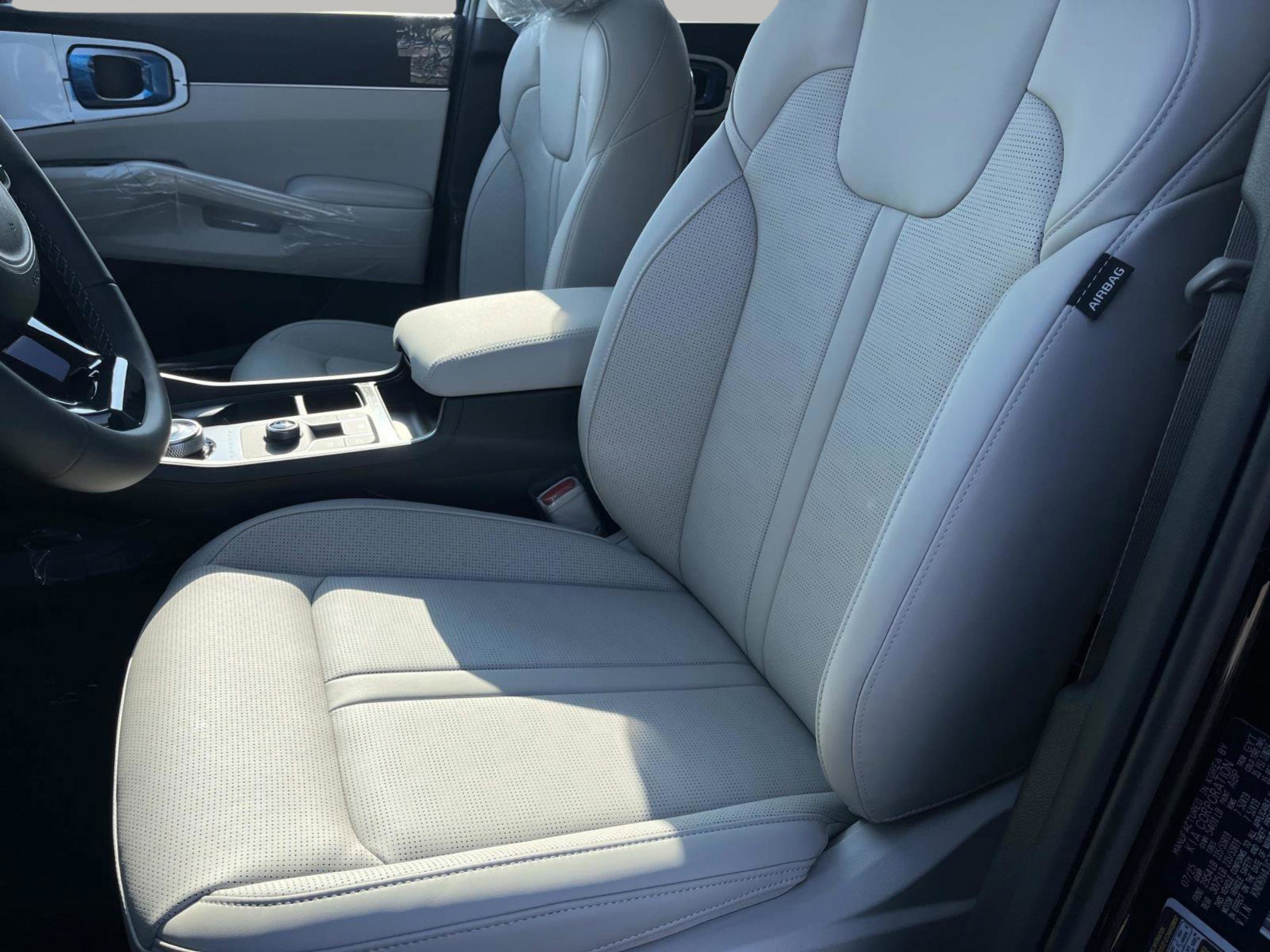 2025 Kia Sorento Hybrid EX photo 21