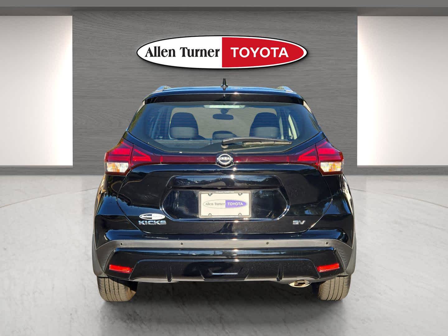 2023 Nissan Kicks SV photo 2