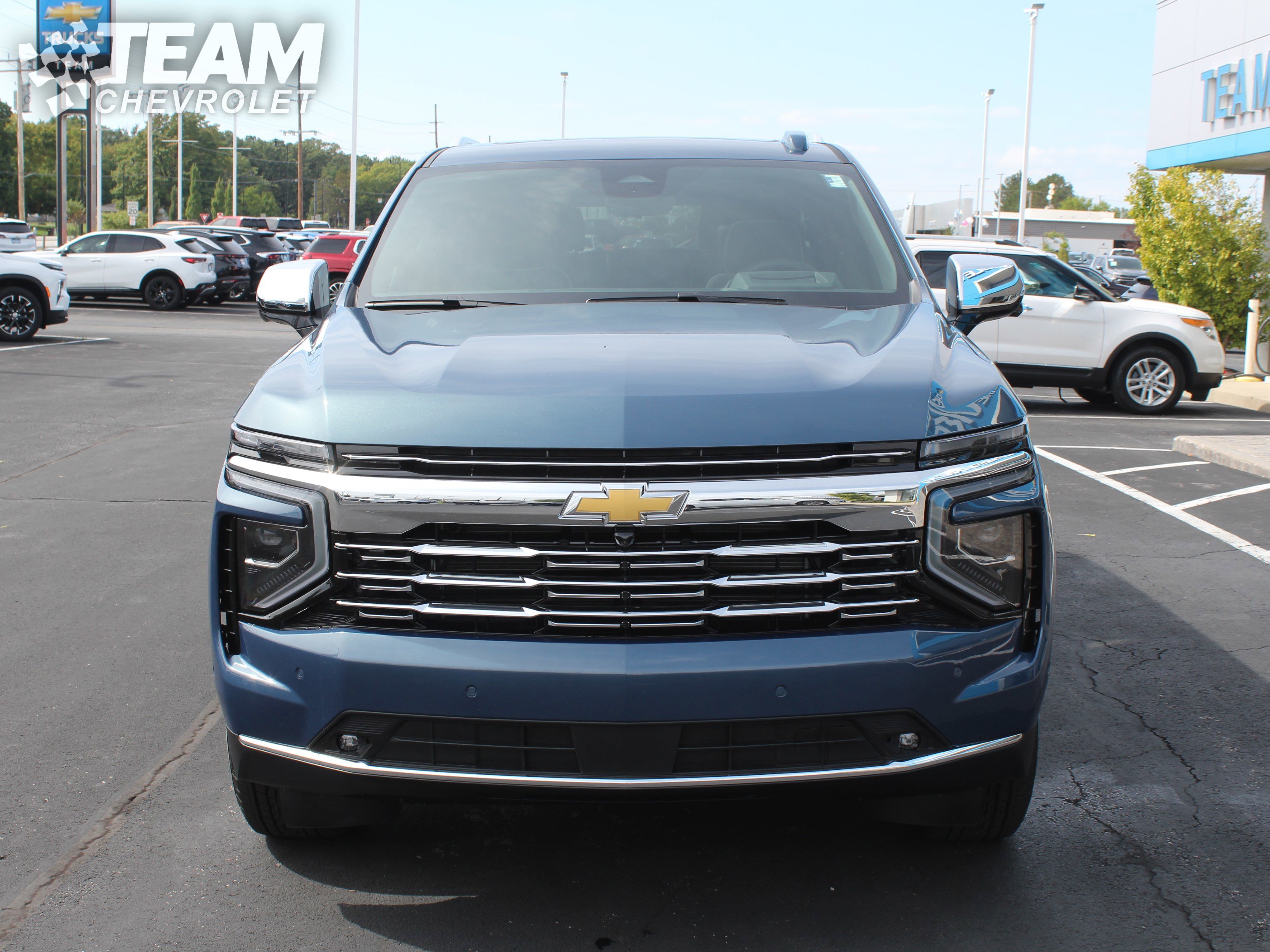 2026 Chevrolet Suburban Premier photo 7
