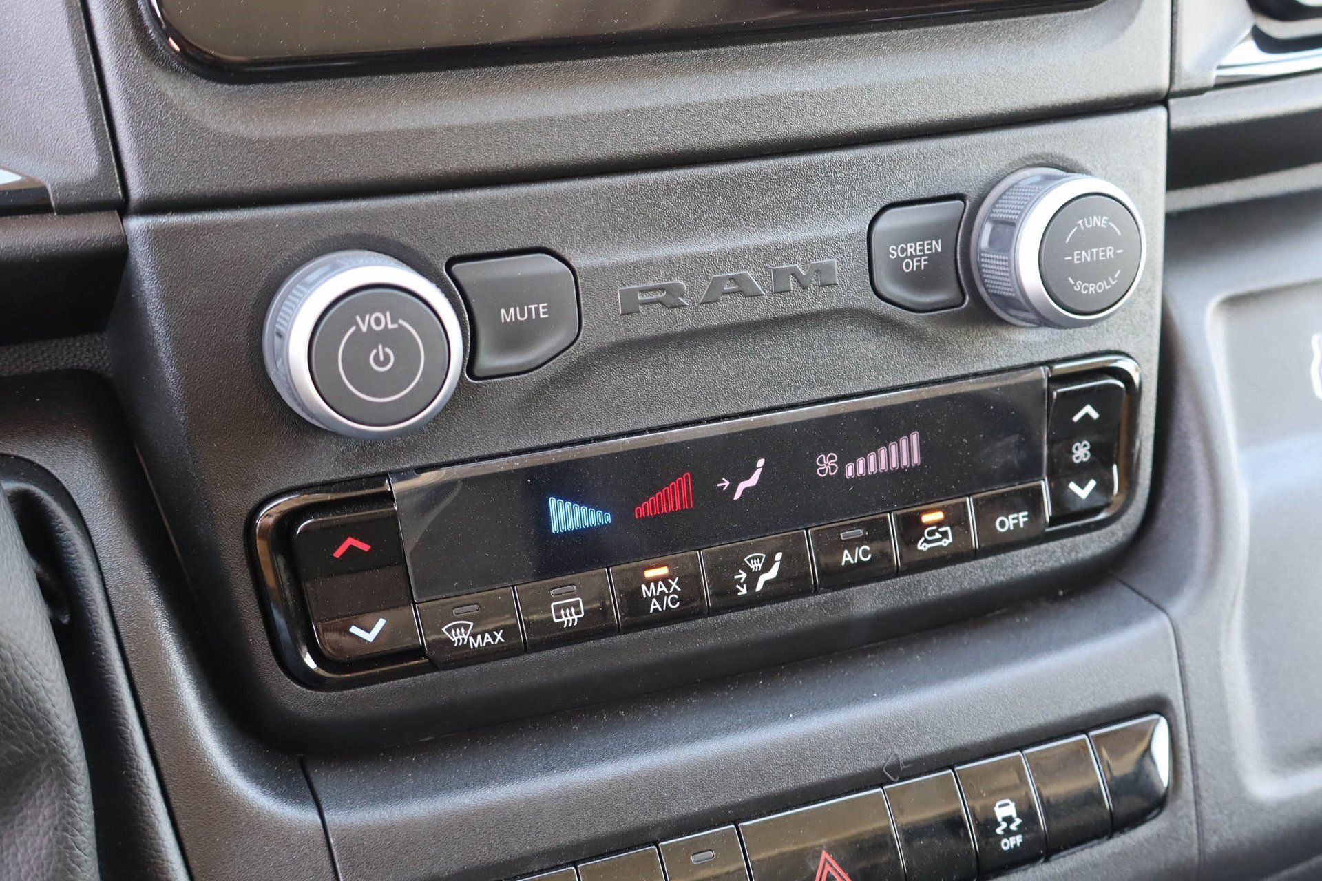 2026 Ram ProMaster 1500 photo 10