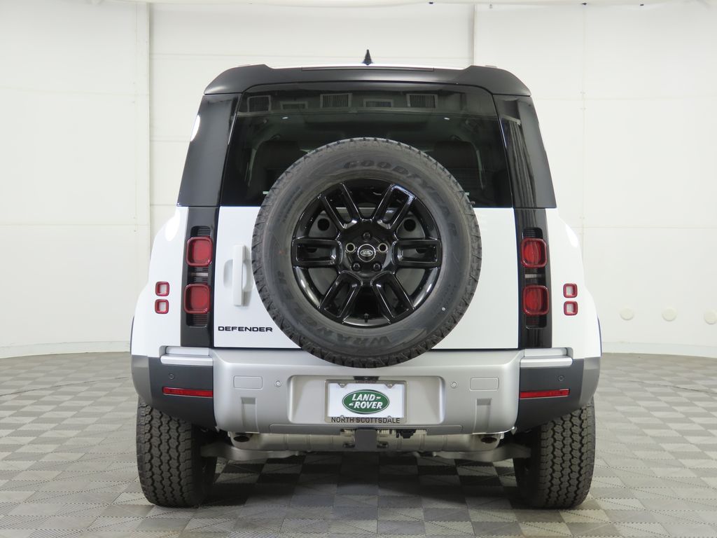 2025 Land Rover Defender 110 S photo 6