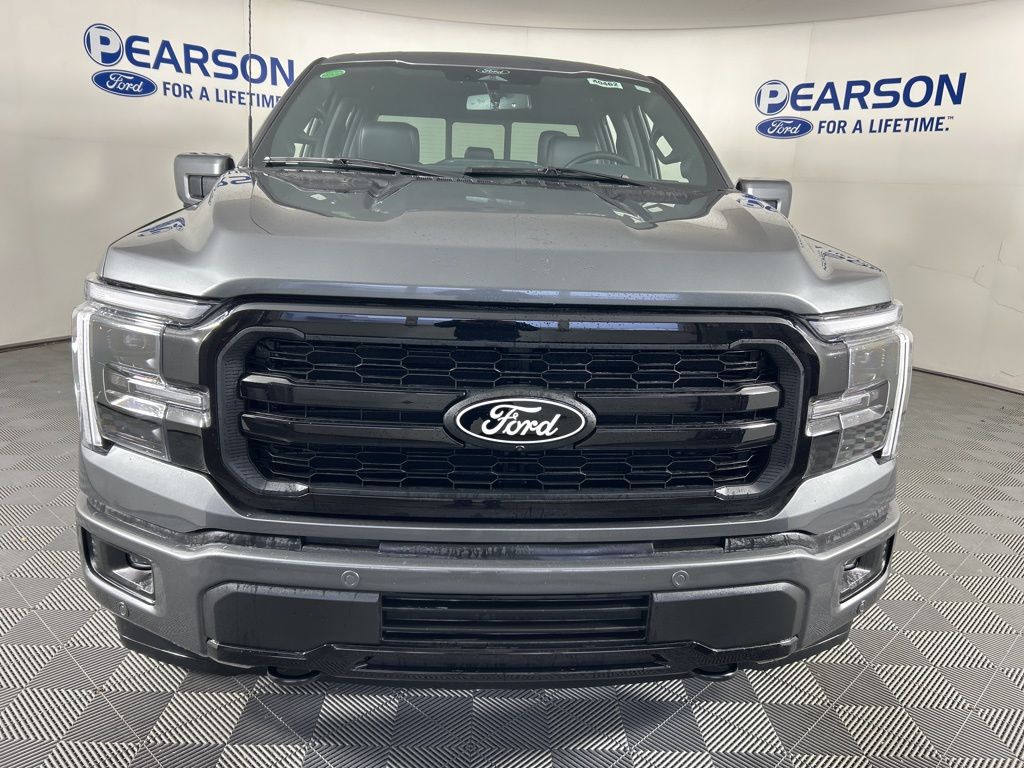 2025 Ford F-150 Lariat photo 2