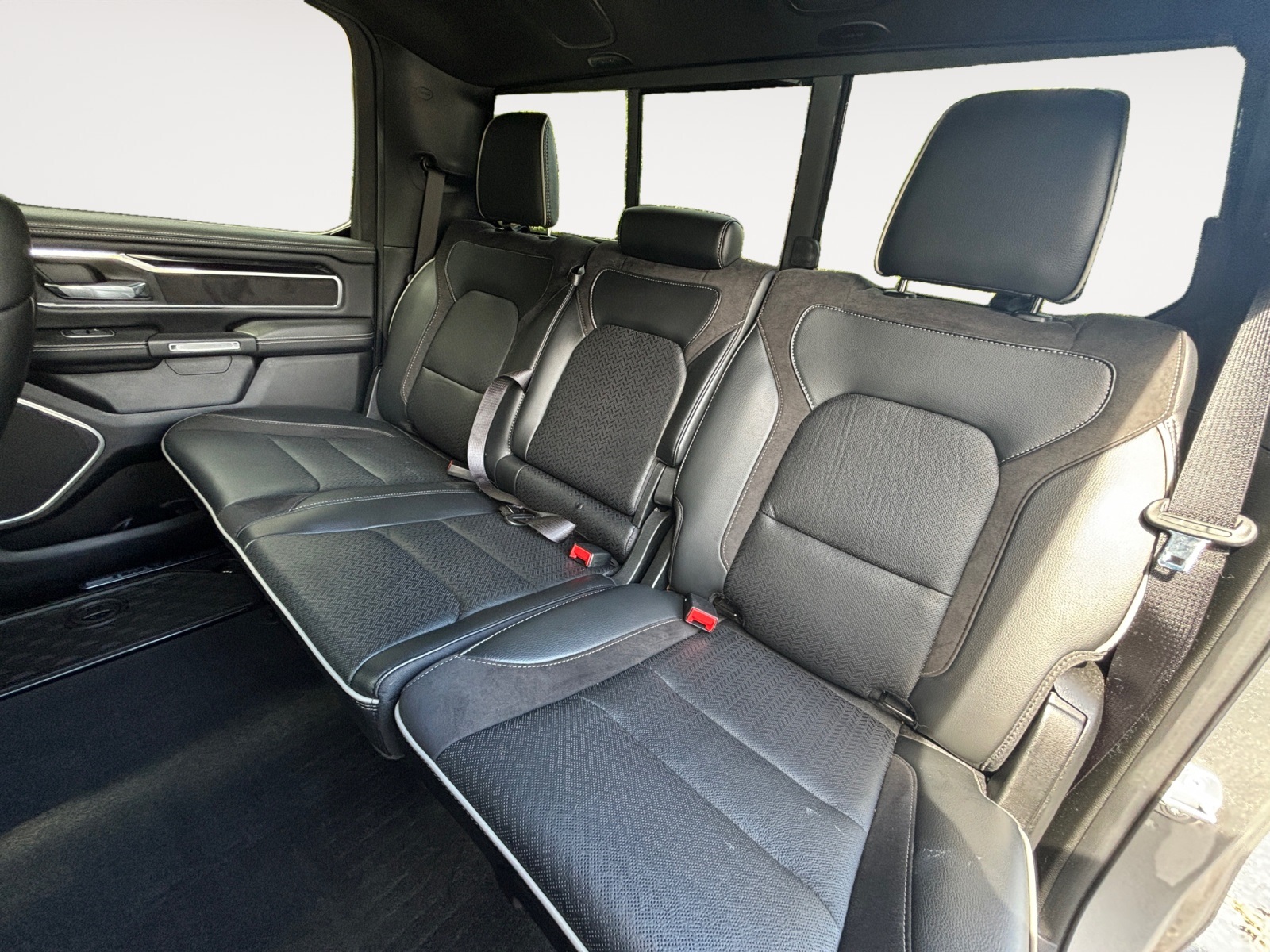 2022 Ram 1500 Laramie photo 9