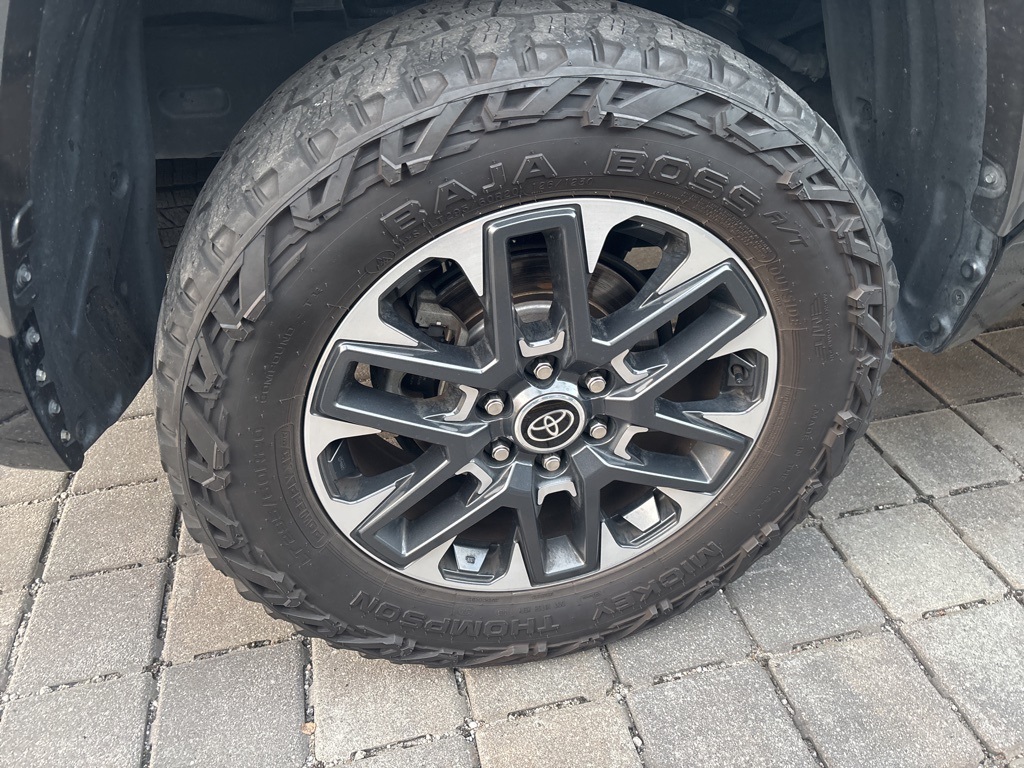 2022 Toyota Tundra Limited photo 4