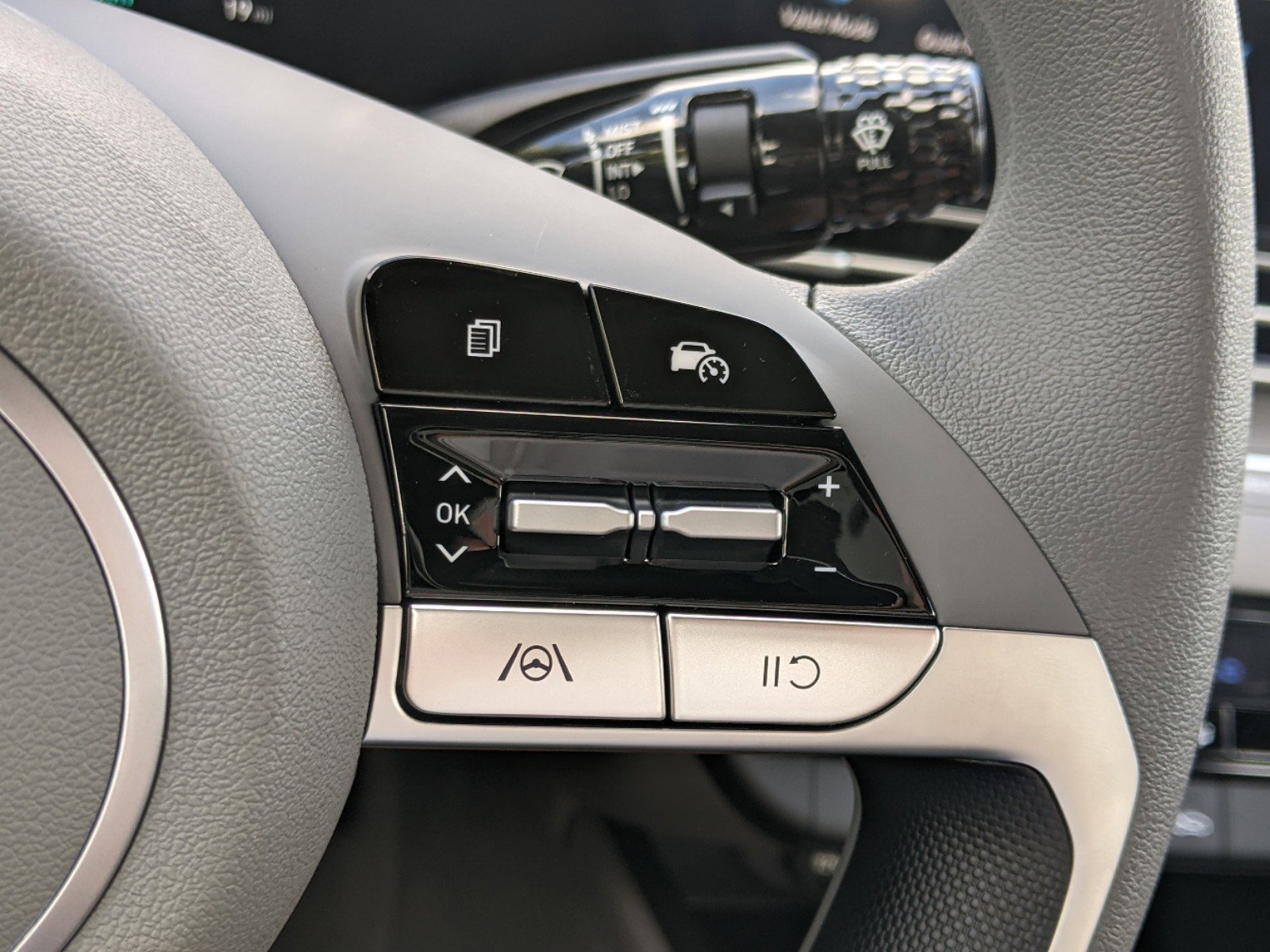 2025 Hyundai Elantra SEL Sport photo 19