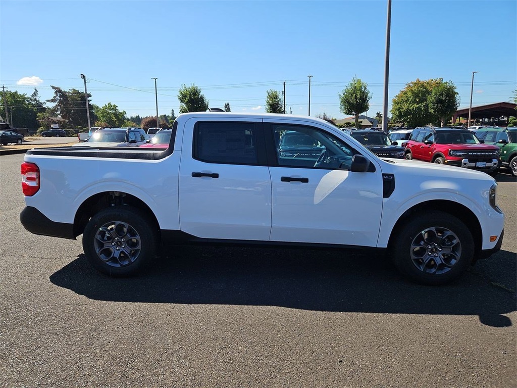 2025 Ford Maverick XLT photo 6