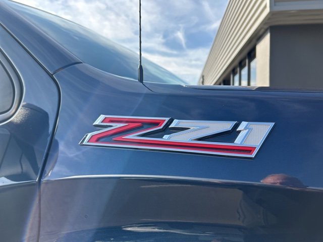 2021 Chevrolet Silverado 1500 RST photo 2